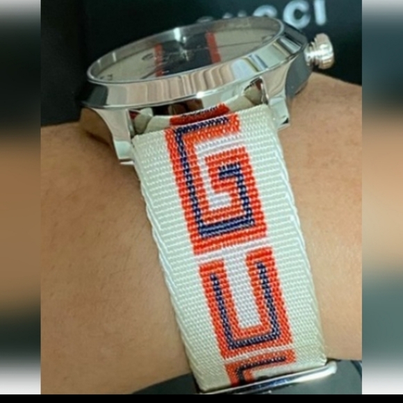 SALE! GUCCI LUXURY STAINLESS STEEL SIGNATURE G WATCH ⌚️ - Picture 3 of 12